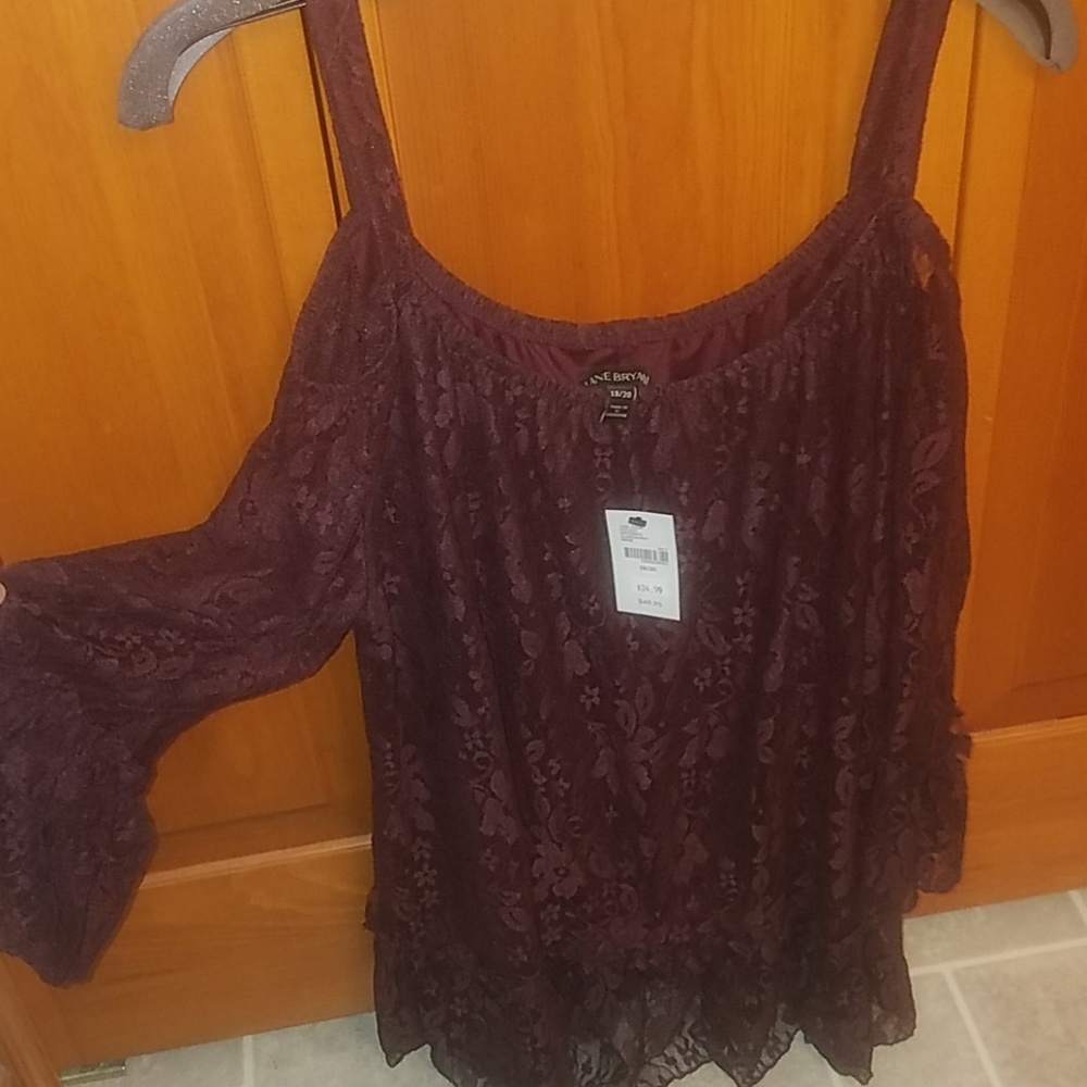 Shirt with cold shoulder